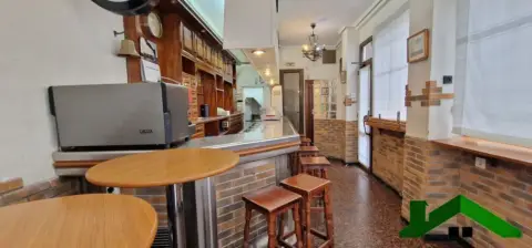 Local comercial en calle Navarro Villoslada