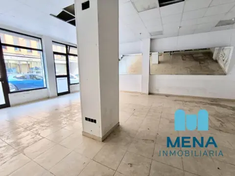Local comercial en Los Corrales