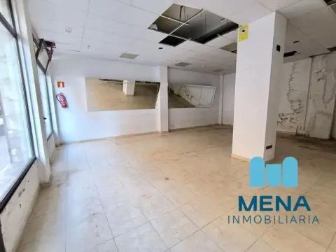Local comercial en Los Corrales