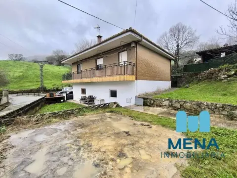 Casa en Alceda