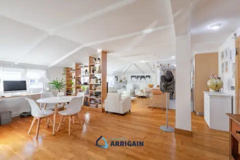 Ático en calle de Rentería