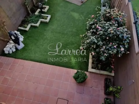 Casa adosada en calle de Sabino Arana