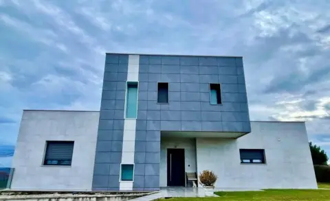 Chalet en calle de la Llanilla