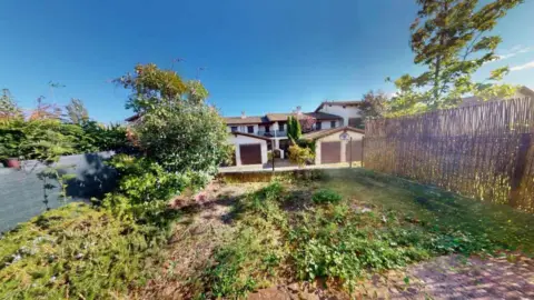 Casa adosada en calle de Mians, 23