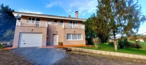 Chalet en Escobedo