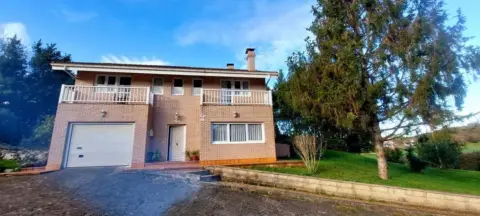 Chalet en Escobedo