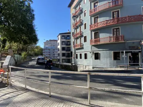 Local comercial en calle Alcalde J. Elosegi Hiribidea