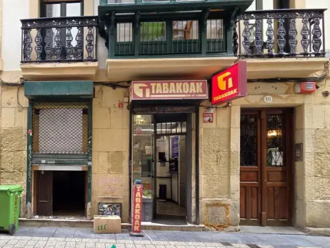 Local comercial en calle de Fermín Calbetón, 18