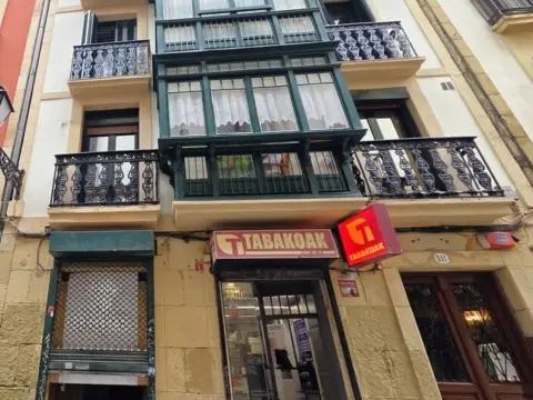 Local comercial en calle de Fermín Calbetón, 18