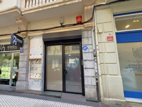 Local comercial en calle de Usandizaga, 14
