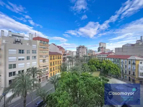 Piso en Plaza Músico Óscar Tordera Iñesta, 3