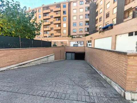 Garaje en Club Deportivo