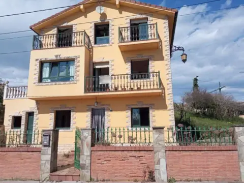 Casa en Avenida de Cantabria