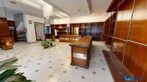 Local comercial en calle de Juan Olazábal, 1