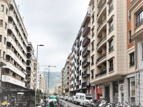 Local comercial en calle de Zabaleta, 6