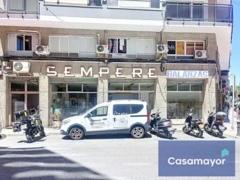 Local comercial en calle de Churruca, 11