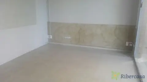 Local comercial en Avenida de la Paz