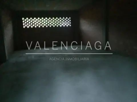 Local comercial en calle Zizurkil Núcleo Gunea