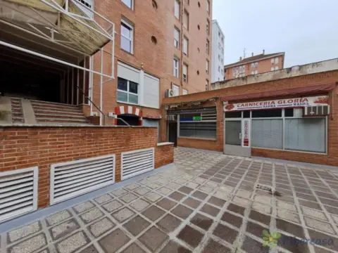 Local comercial en Avenida de Zaragoza
