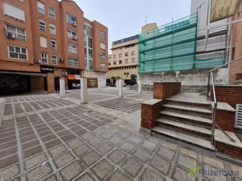 Local comercial en Avenida de Zaragoza