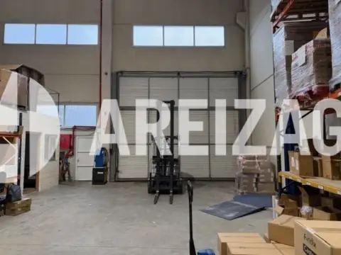 Almacén en Egiburuberri Pasealekua