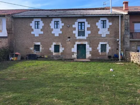 Casa adosada en Lanchares