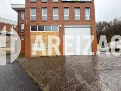 Local comercial en Ubarburu Pasealekua