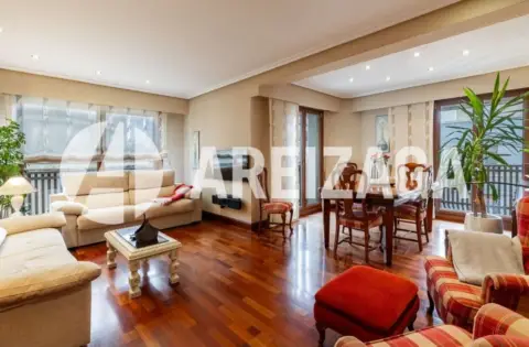 Piso en calle de Secundino Esnaola