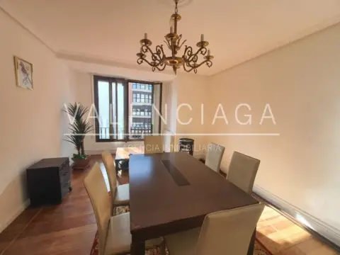 Piso en Avda.Navarra