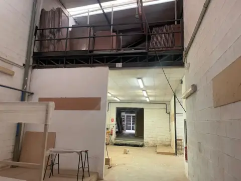 Nave industrial en calle de Zuaznabar, 45