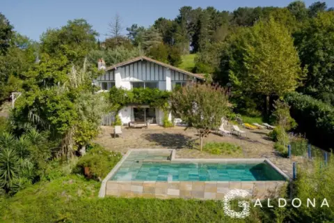 Casa en Urrugne