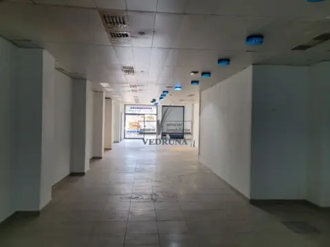 Local comercial en Avenida del Tenor Fleta