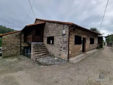 Casa a San Román de Candamo