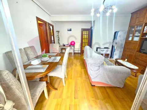 Piso en calle de Huesca