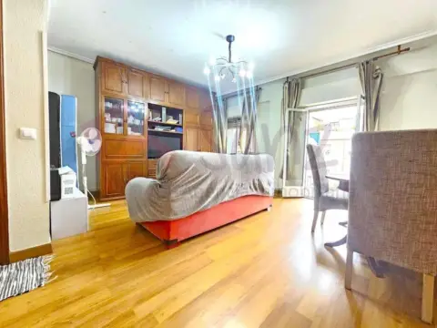 Piso en calle de Huesca