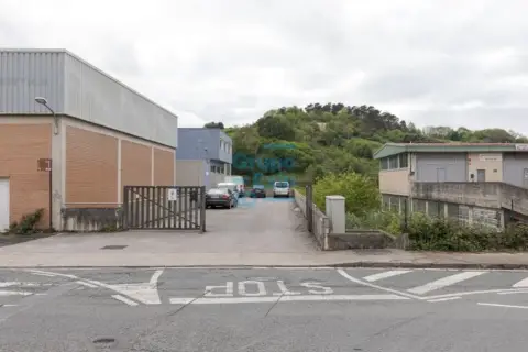 Nave industrial en Ubarburu Pasealekua