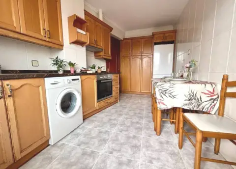 Piso en calle Camilo Villabaso