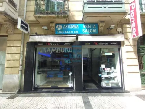 Local comercial en calle de Prim, 36