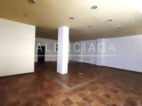 Local comercial en Antxo