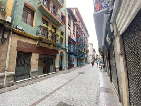 Local comercial en Correo