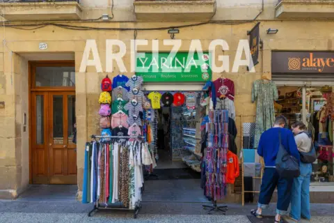 Local comercial en calle de Narrica, 23