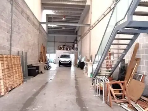 Nave industrial en Ballonti