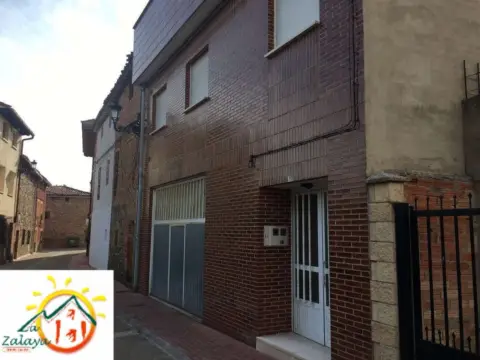 Casa en Santurde