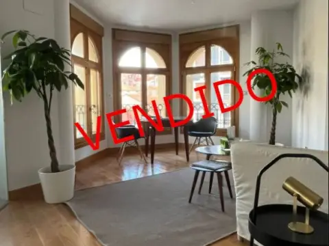 Dúplex en Prantzisko  Deuna K.