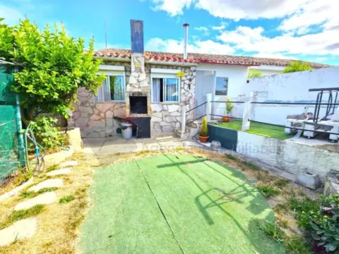 Chalet en calle de Valdegastea