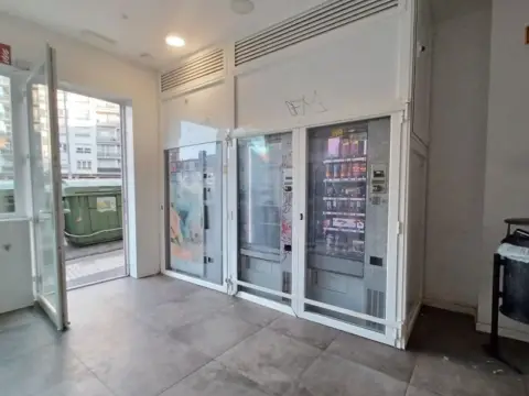 Local comercial en calle Erregezain Kalea-Escolta Real