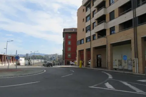 Local comercial en Kasares Pasealekua