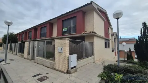 Casa adosada en calle calle Río Aragón, nº 31