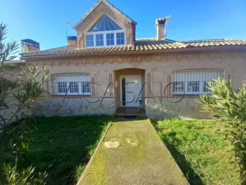 Casa en Maqueda