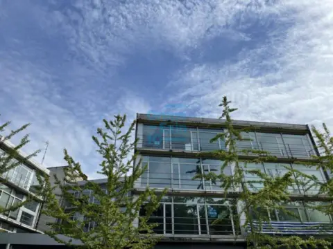 Oficina en calle de Portuetxe, 53